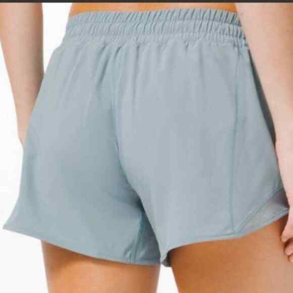 Lululemon Hotty Hot Short II Long 4" Inseam Blue Cast Size 6 - Picture 2 of 9